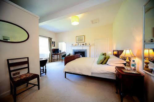 Rollestone Manor B&b&restaurant